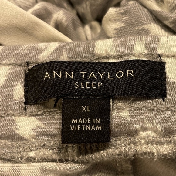 ANN TAYLOR SLEEP Pajama Set in grey - Picture 3 of 5